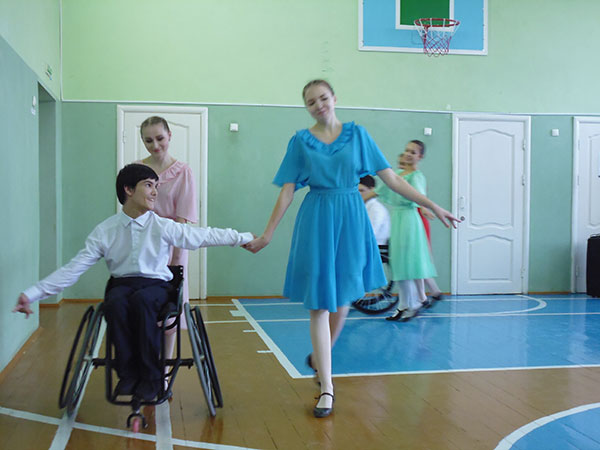 Реализация проекта «Социальная реабилитация инвалидов посредством обучения их танцам», Чувашия